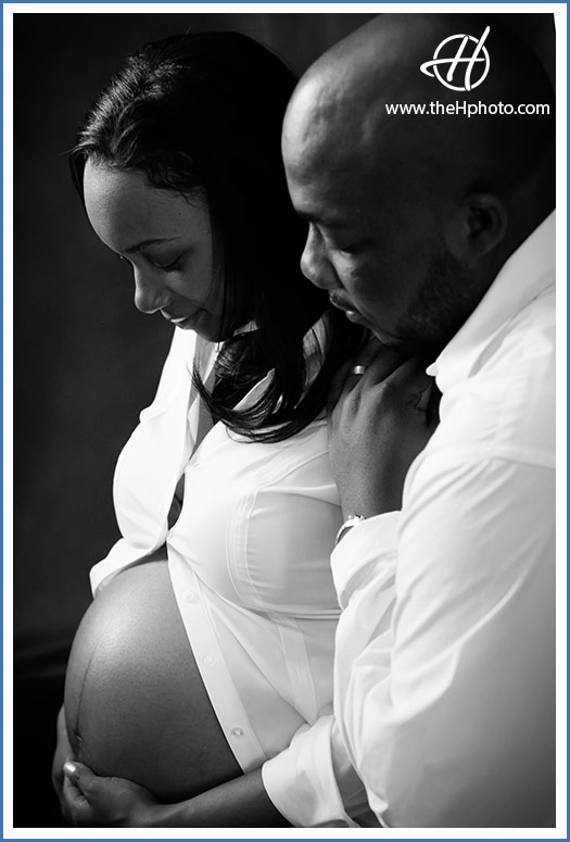 black-and-white-maternity-picture