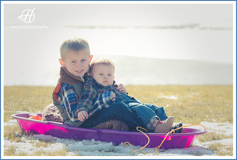 outdoor winter-family-photo-shoot-ideas