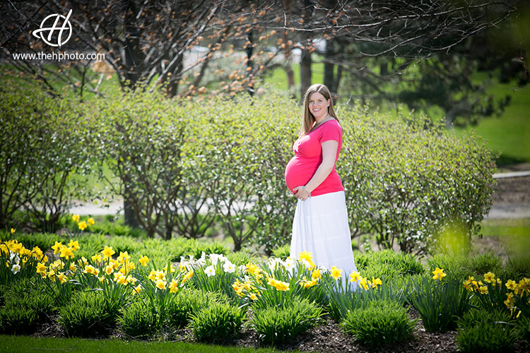 spring maternity photo