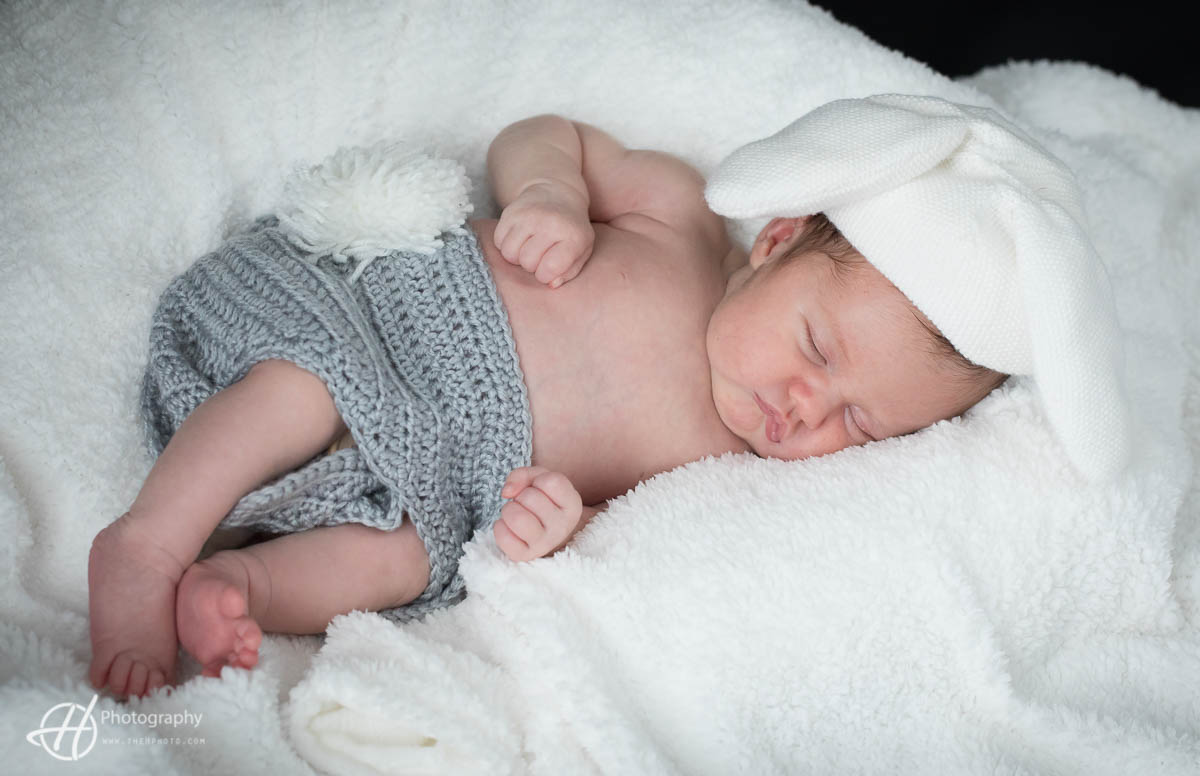 newborn-photographer-Huntley