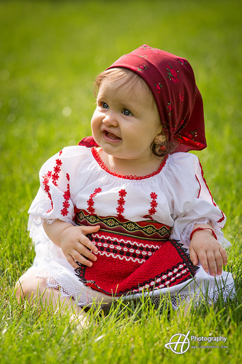 baby portrait in romanian dress