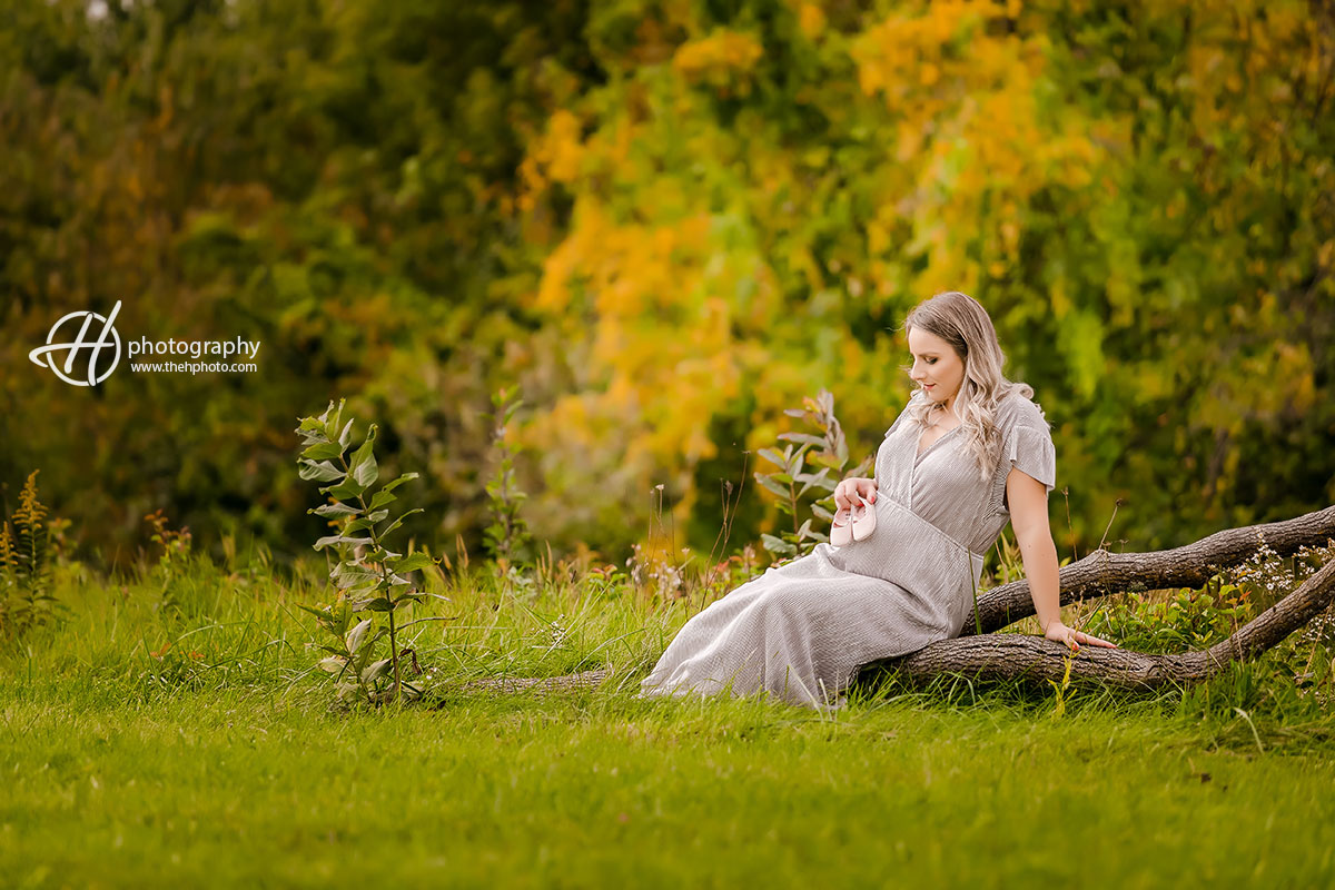 maternity session in fall