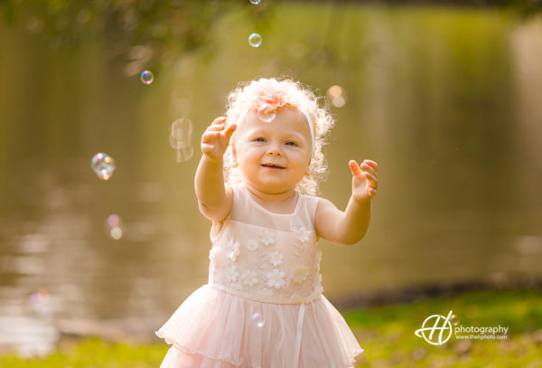 Family Photos at The Sculpture Park in Schaumburg | H Photography