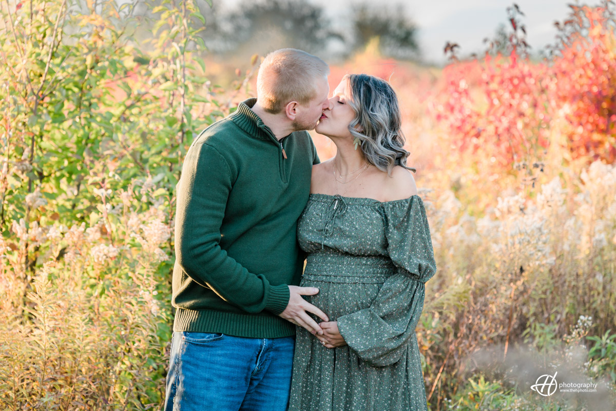 Couple photo during maternity session. 
