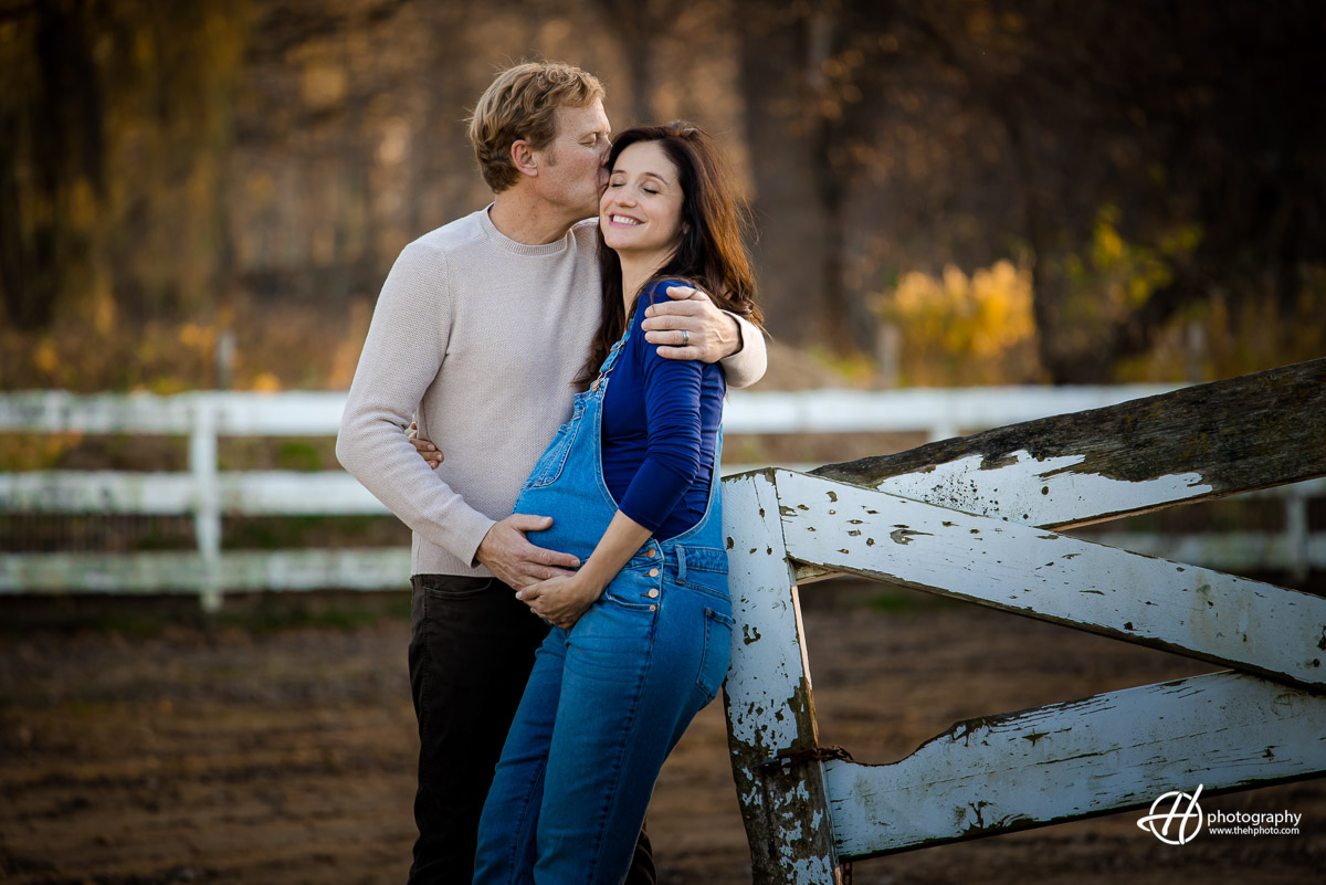 Maternity photo shoot at the West Dundee at the end of fall. 