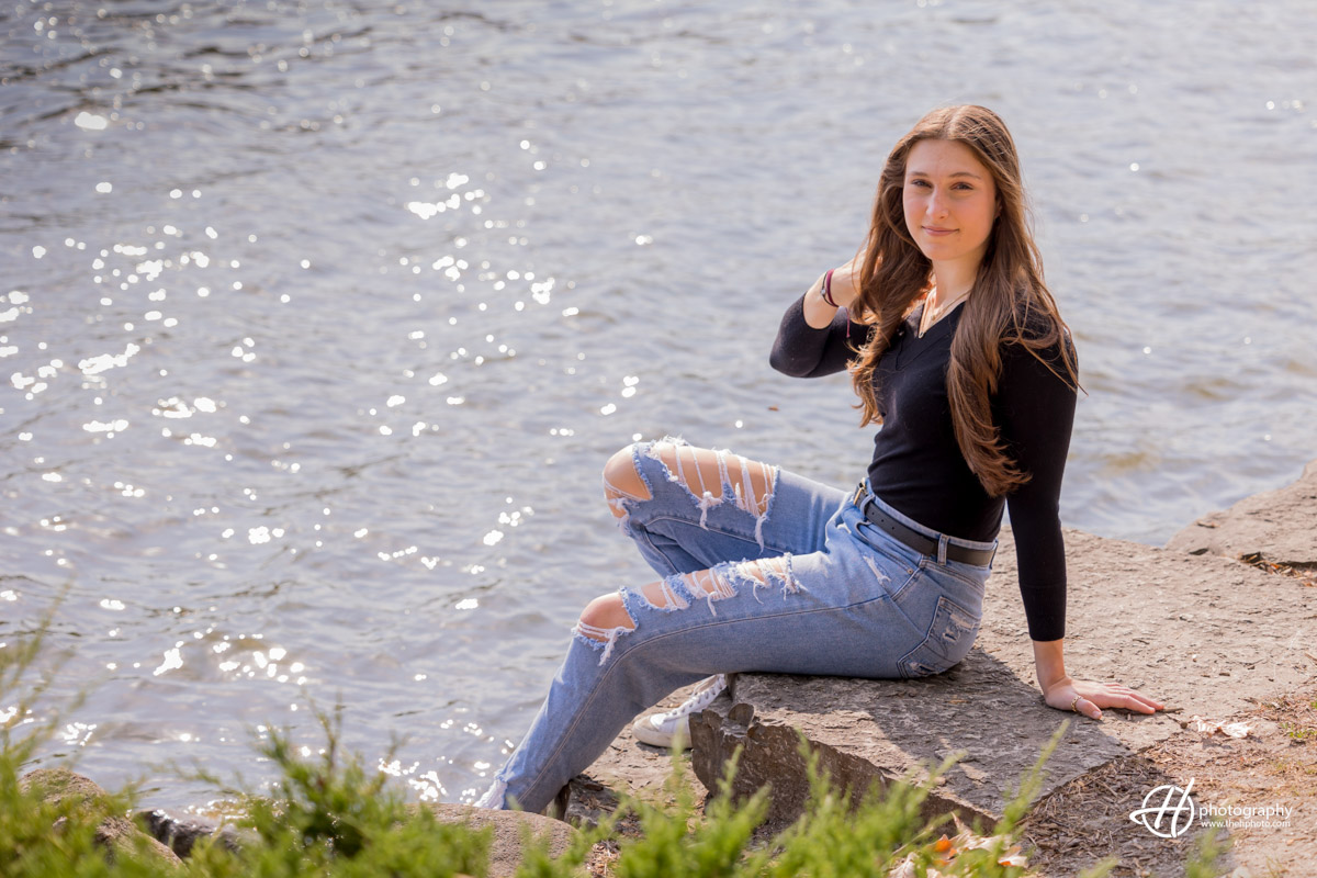 Photo session for senior by Fox River in Cary IL 