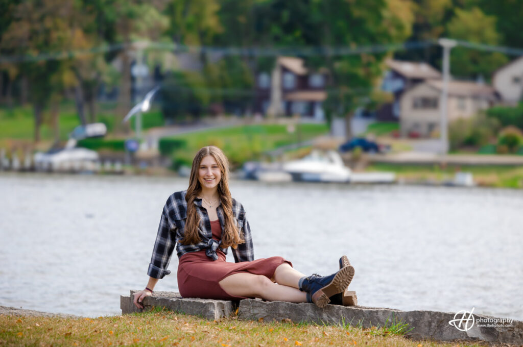 Senior photo session by the Fox River 