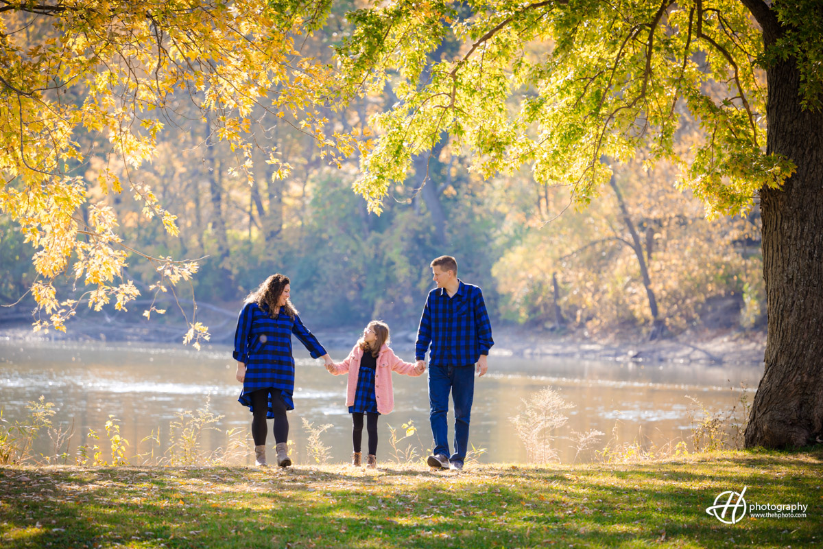 family photo session in Algonquin by the Fox River 